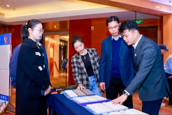 以別墅夢點亮千城，以財富經(jīng)賦能伙伴