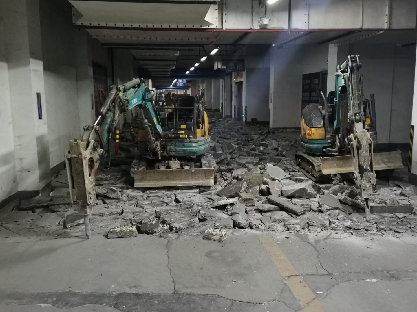 微型小挖機延長壽命的一些保養(yǎng)方法有哪些？(圖1)